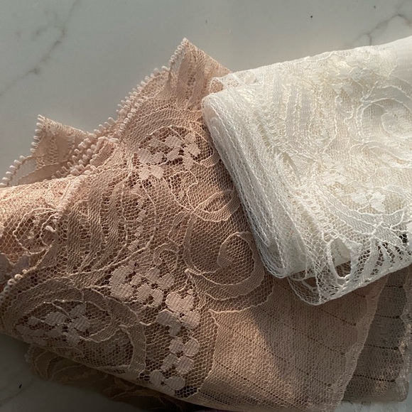 Lace Lot for sewing and crafts - Picture 3 of 9